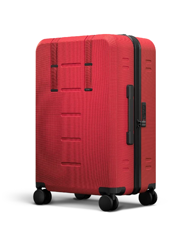 Travel Shoe Bags in Polyester with Ventilation Holes in KhakiRamverk Check-in Luggage Medium Sprite Lightning Red