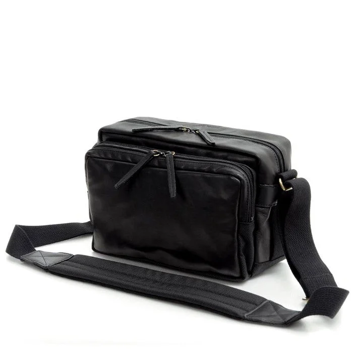 Leather Shoulder Bag with Magnetic Closure in Black for Quick AccessArtisan & Artist* GCAM 1100 Leather/Canvas Bag