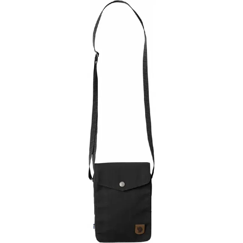 Quilted Shoulder Bag in Cream for a Classic and Elegant LookFjallraven Greenland Pocket Bag Black