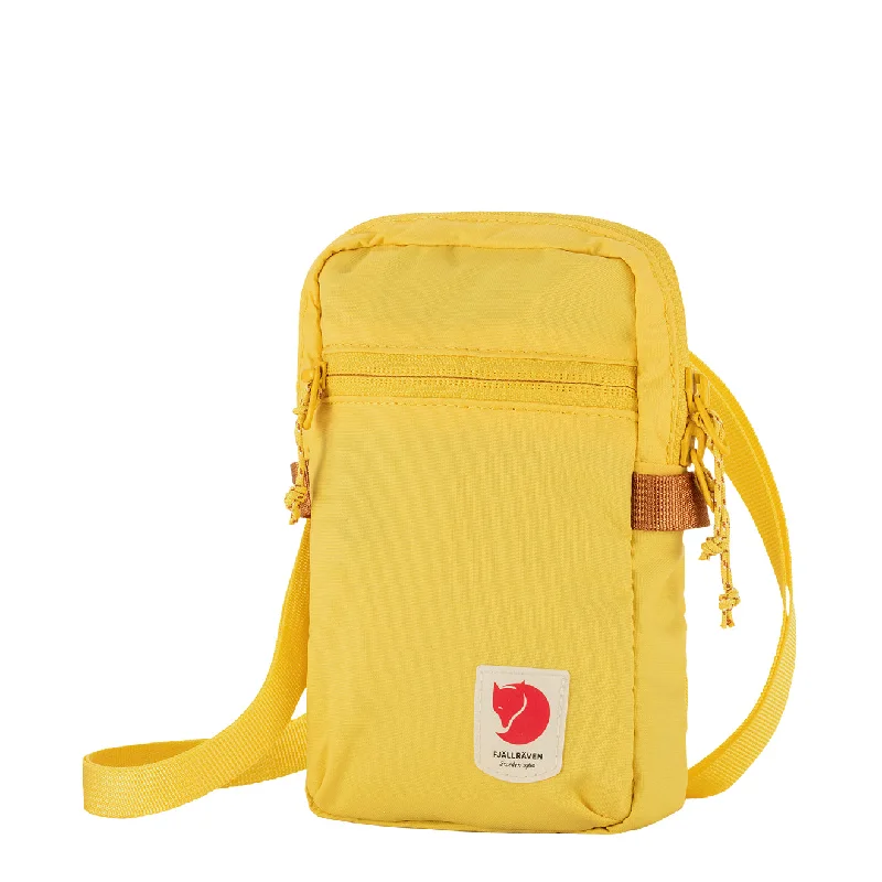 Shoulder Bag with Chain Strap in Silver for a Trendy AppearanceFjallraven High Coast Pocket Mellow Yellow