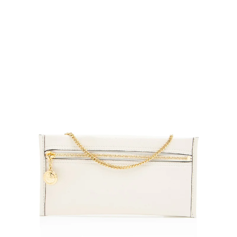 Mirrored Clutch in Silver for Futuristic - Themed GatheringsGucci Glazed Leather Pochette