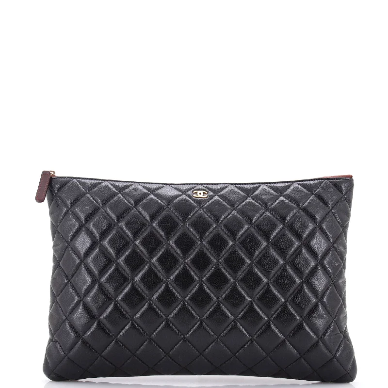 Mirrored Clutch in Silver for Futuristic - Themed GatheringsO Case Clutch Quilted Caviar Large