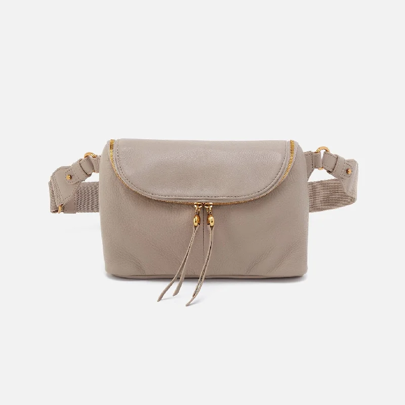 Women's Crossbody Bag with Chain Strap in Gold for a Glamorous TouchFern Large Belt Bag In Pebbled Leather - Taupe