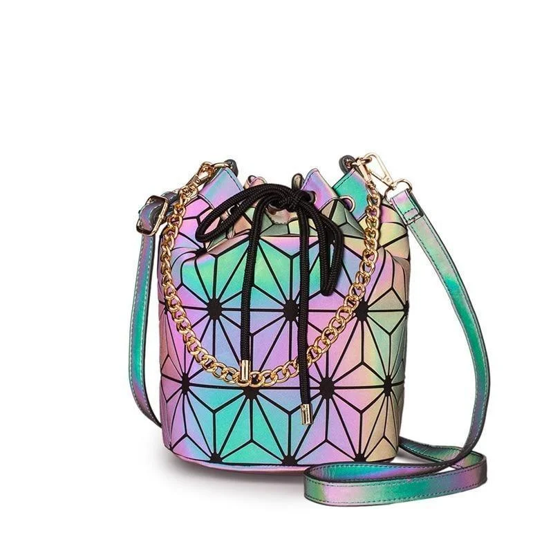 Women's Crossbody Bag with Magnetic Closure in White for Quick AccessLola bucket bag geometric